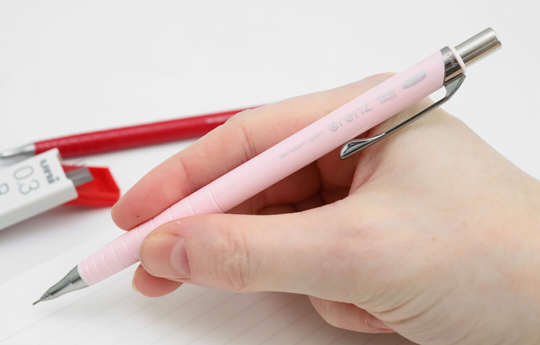 mikrotuzka pentel 0.3 orenz red, pink, black drzeni (1)